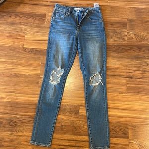 Levi’s high rise skinny size 26